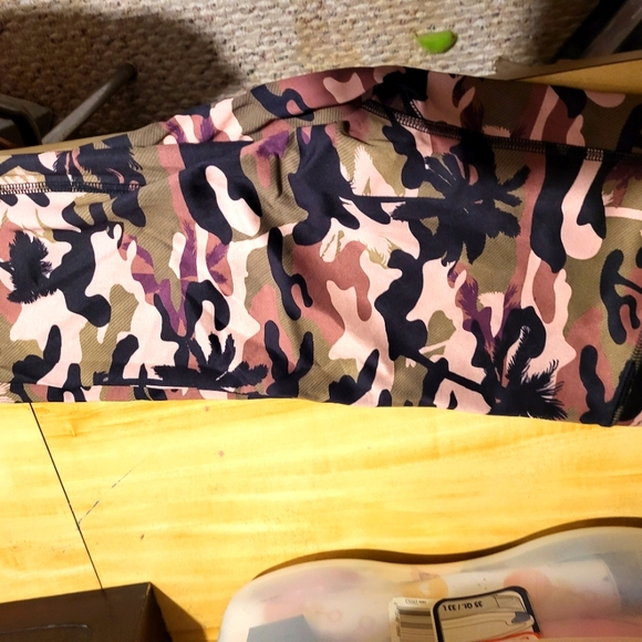 !BEVERLY BEACH CAPRI, Dorit's line! - Picture 1 of 3